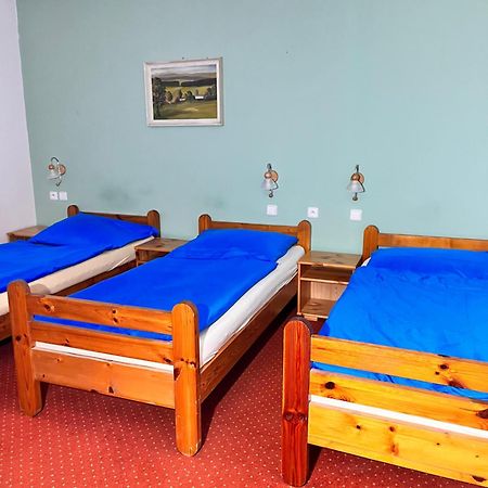Vila Morava Hotel Lipótszentmiklós Kültér fotó