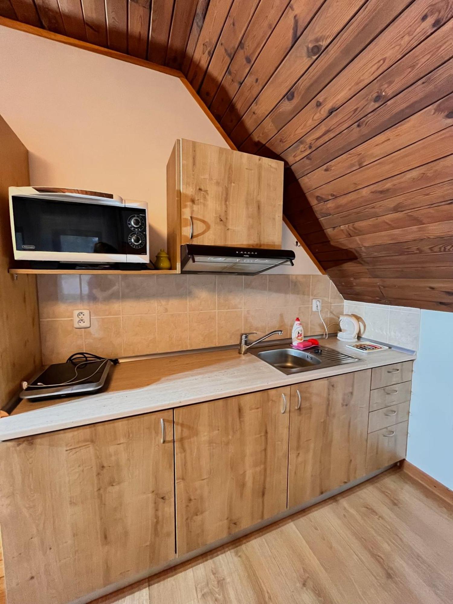 Vila Morava Hotel Lipótszentmiklós Kültér fotó