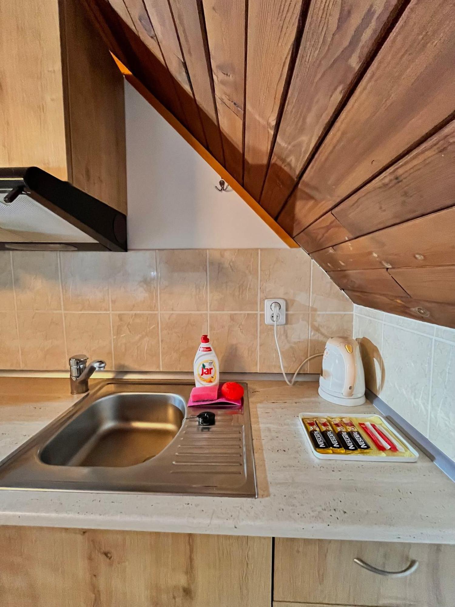 Vila Morava Hotel Lipótszentmiklós Kültér fotó