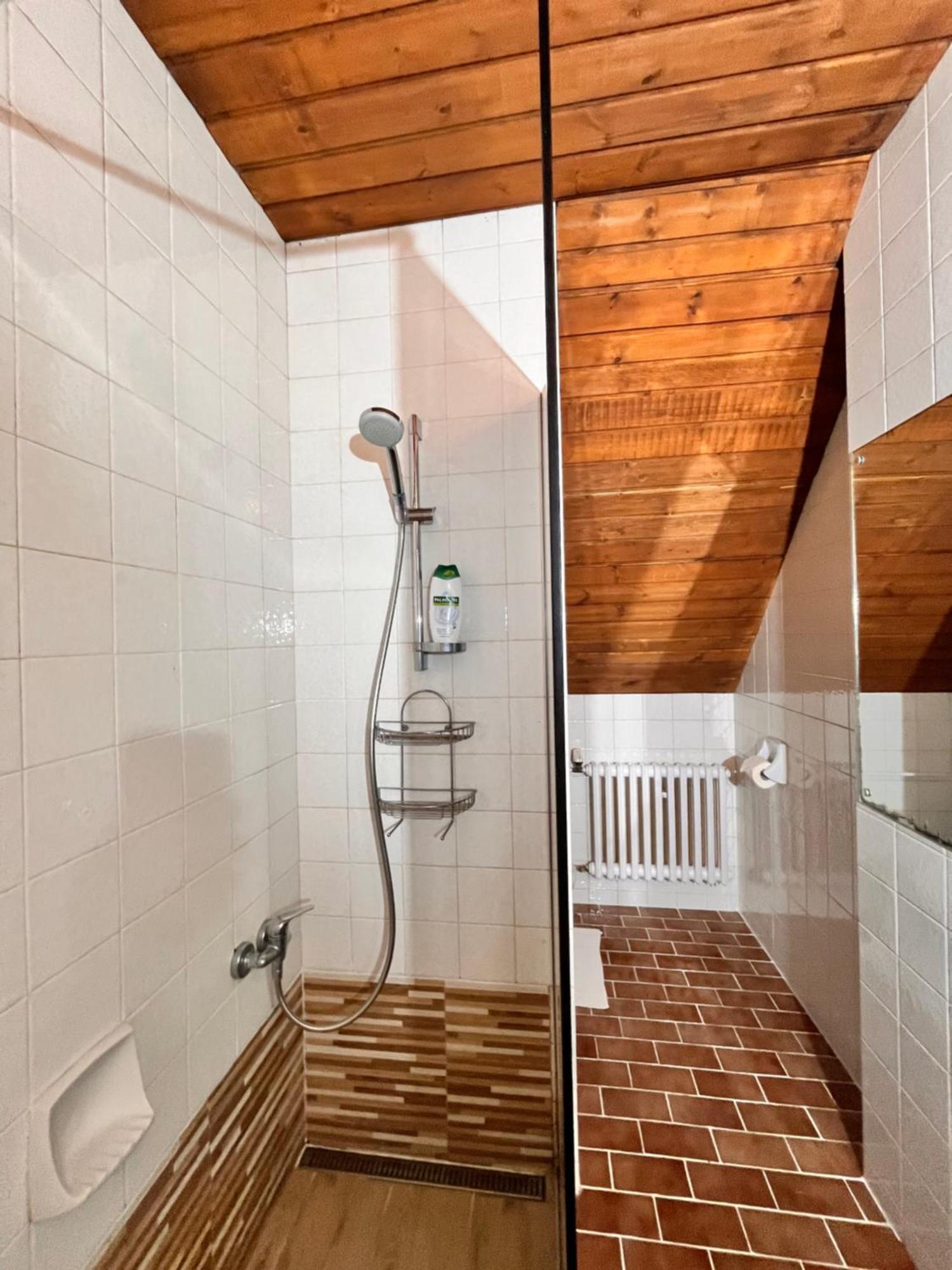 Vila Morava Hotel Lipótszentmiklós Kültér fotó